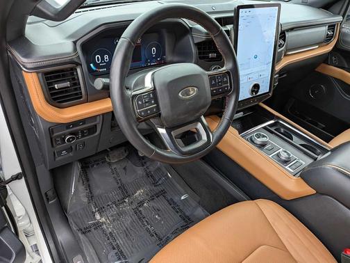 2024 Ford Expedition Platinum