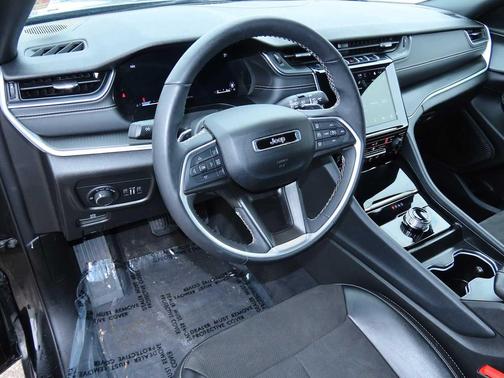 2024 Jeep Grand Cherokee L Laredo