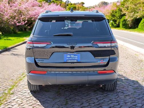 2024 Jeep Grand Cherokee L Laredo