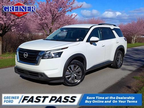 2025 Nissan Pathfinder SV