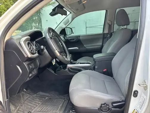 Super White 2020 Toyota Tacoma SR5