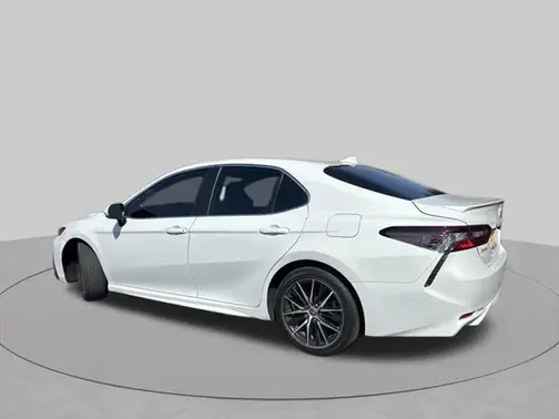Ice 2023 Toyota Camry SE