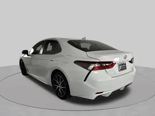 Ice 2023 Toyota Camry SE
