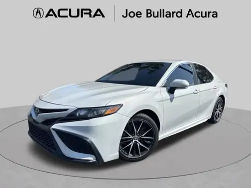 Ice 2023 Toyota Camry SE