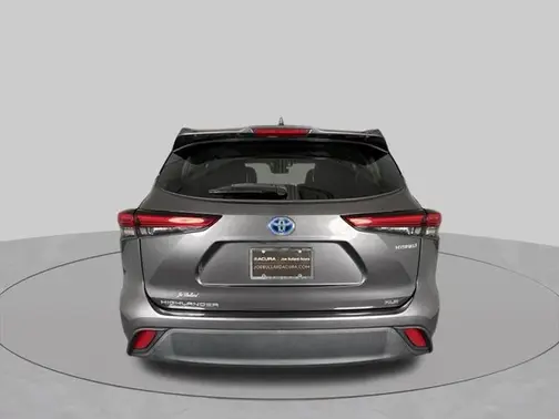 Magnetic Gray Metallic 2023 Toyota Highlander Hybrid XLE