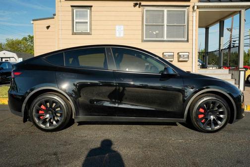 2023 Tesla Model Y Long Range Dual Motor All-Wheel Drive