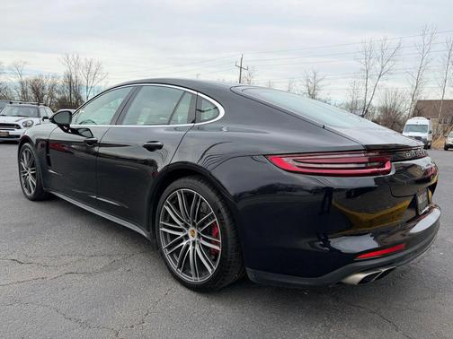 2017 Porsche Panamera Turbo