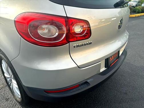 2011 Volkswagen Tiguan SEL