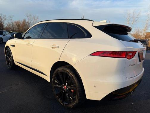 2018 Jaguar F-PACE S