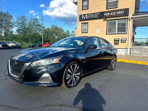 2021 Nissan Altima SR FWD
