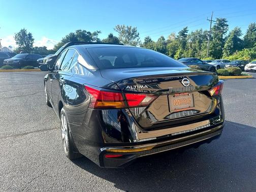 2022 Nissan Altima S FWD