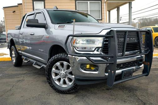 2019 RAM 2500 Big Horn Crew Cab 4x4 6'4' Box