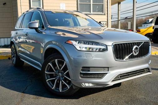 2016 Volvo XC90 T6 Momentum