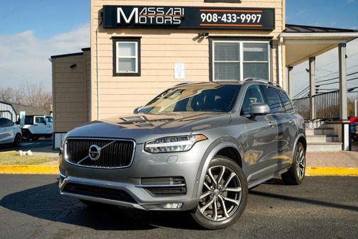 2016 Volvo XC90 T6 Momentum