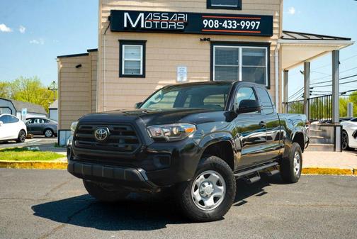 Black 2019 Toyota Tacoma SR5