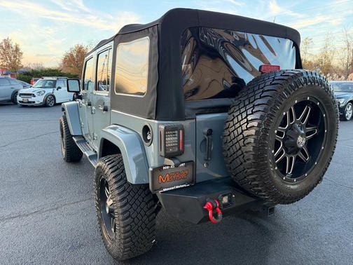 2014 Jeep Wrangler Unlimited Sahara