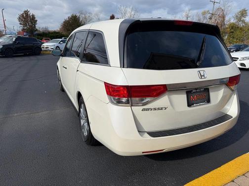 White 2016 Honda Odyssey EX-L