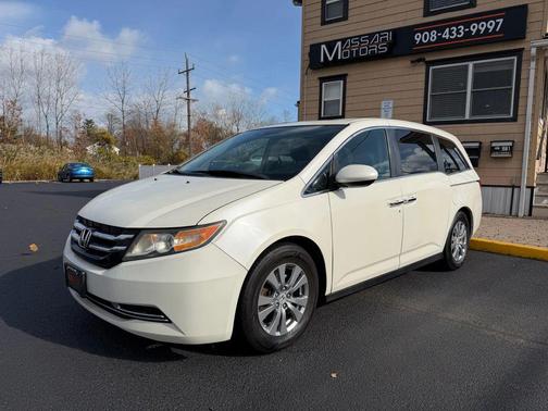 White 2016 Honda Odyssey EX-L