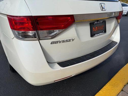 White 2016 Honda Odyssey EX-L