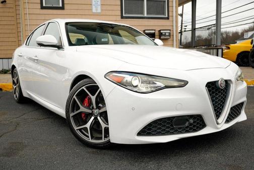 2019 Alfa Romeo Giulia Ti Sport