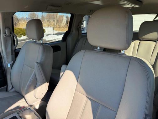 2013 Chrysler Town & Country Touring