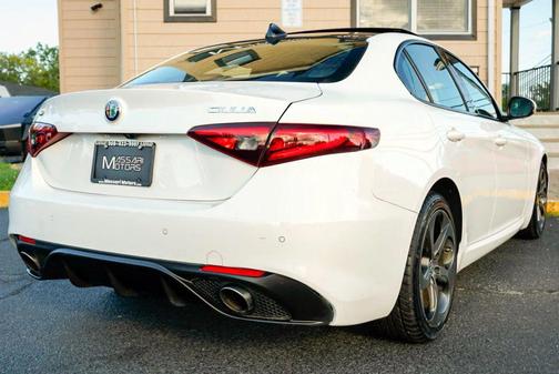 White 2017 Alfa Romeo Giulia Base