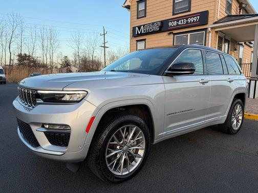 2022 Jeep Grand Cherokee Summit