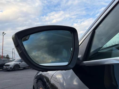 2019 Audi e-tron Premium Plus