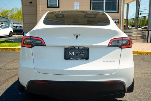 White 2023 Tesla Model Y Long Range Dual Motor All-Wheel Drive