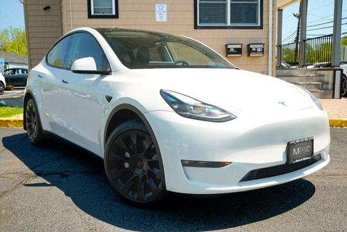 White 2023 Tesla Model Y Long Range Dual Motor All-Wheel Drive