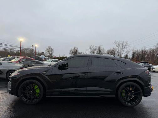 2022 Lamborghini Urus Sport Utility 4D