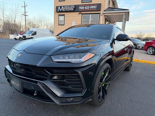 2022 Lamborghini Urus Sport Utility 4D