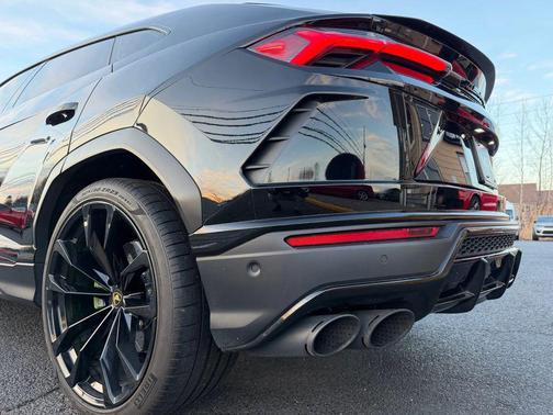 2022 Lamborghini Urus Sport Utility 4D