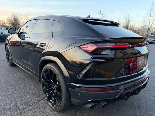 2022 Lamborghini Urus Sport Utility 4D