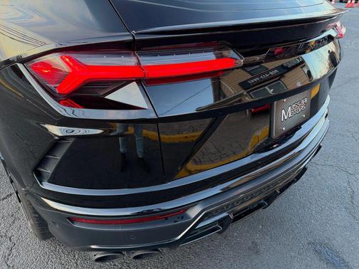 2022 Lamborghini Urus Sport Utility 4D