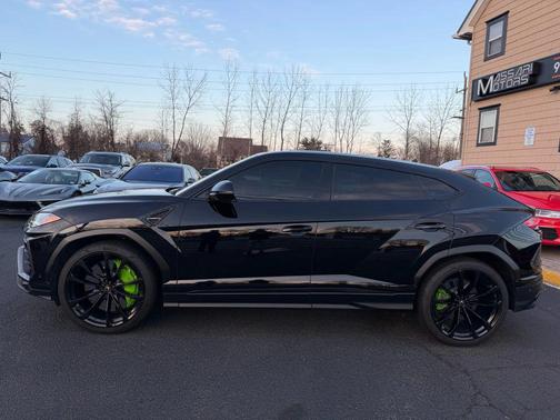 2022 Lamborghini Urus Sport Utility 4D