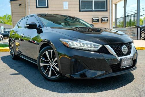Black 2022 Nissan Maxima SV Xtronic CVT