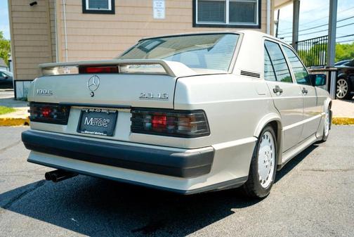 1987 Mercedes-Benz 190 190E 4D Sedan 16V