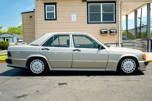 1987 Mercedes-Benz 190 190E 4D Sedan 16V