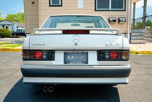 1987 Mercedes-Benz 190 190E 4D Sedan 16V
