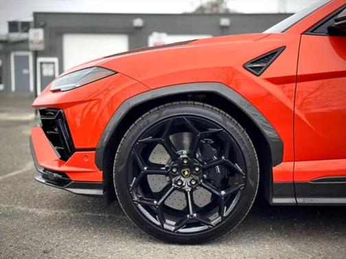 2023 Lamborghini Urus Performante