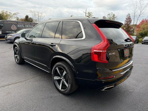 2017 Volvo XC90 T6 R-Design