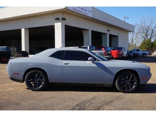 Photo 2 of 23 of 2021 Dodge Challenger SXT