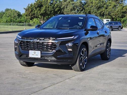 Mosaic Black Metallic 2026 Chevrolet Trax FWD 2RS