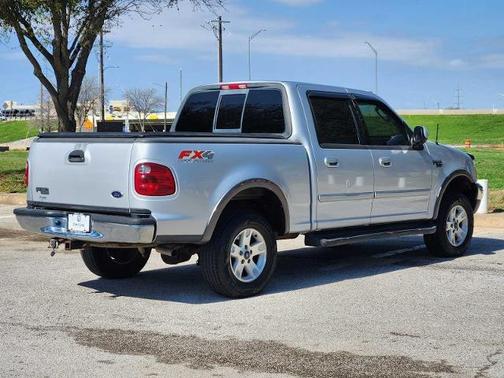 Silver Clearcoat Metallic 2002 Ford F-150 XLT SuperCrew