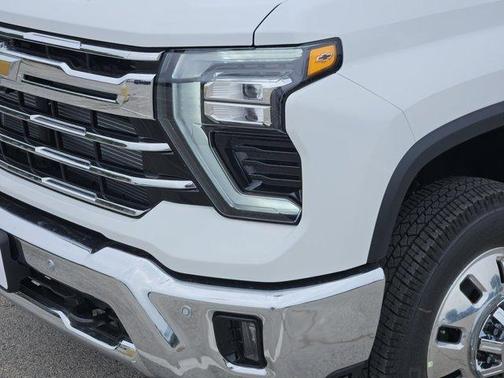Summit White 2026 Chevrolet Silverado 3500 LTZ