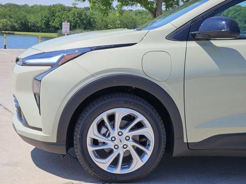 Relic Green Metallic 2027 Chevrolet Bolt LT FWD