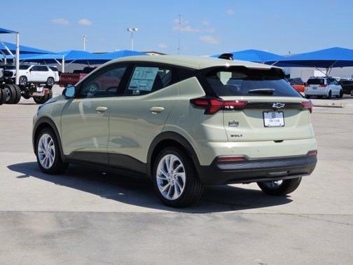 Relic Green Metallic 2027 Chevrolet Bolt LT FWD