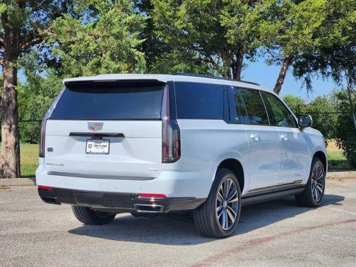 Vibrant White Tricoat 2026 Cadillac Escalade ESV Sport