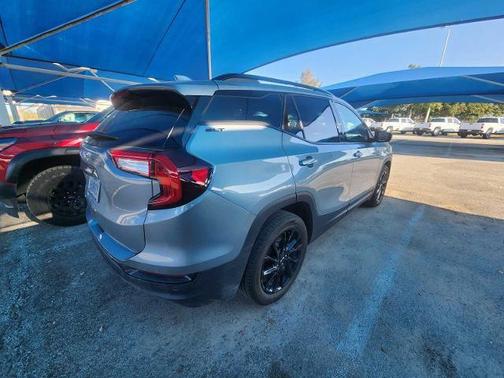 Sterling Metallic 2023 GMC Terrain SLT